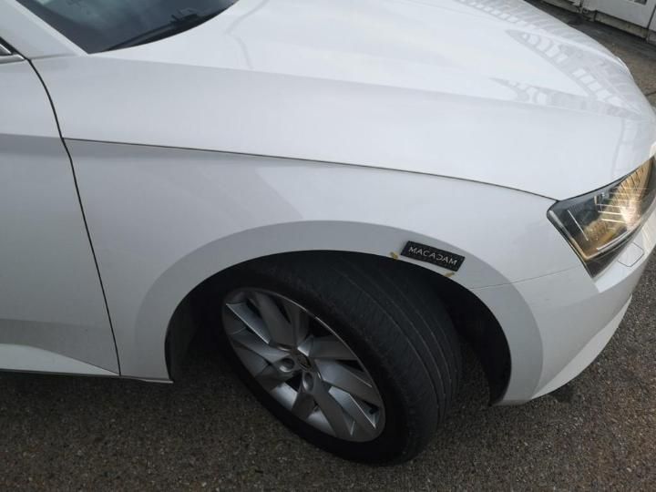 Photo 25 VIN: TMBJH7NP3J7539362 - SKODA SUPERB 