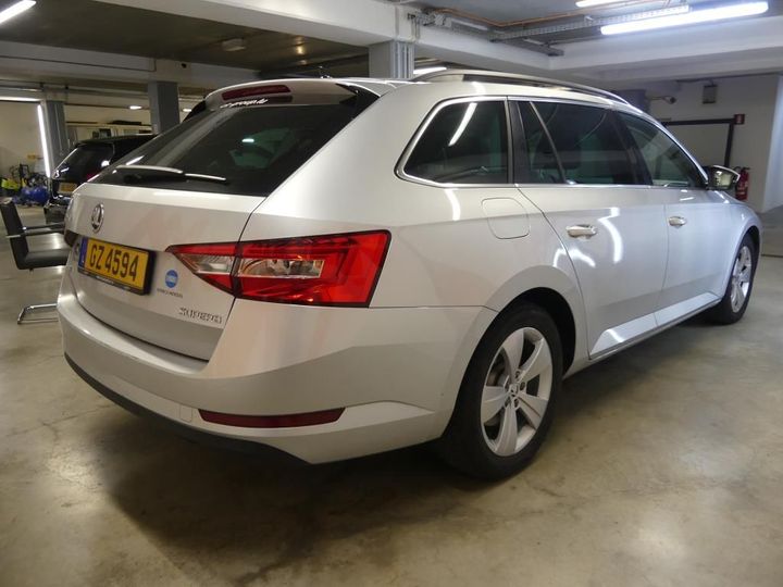 Photo 2 VIN: TMBJH7NP4H7505215 - SKODA SUPERB 