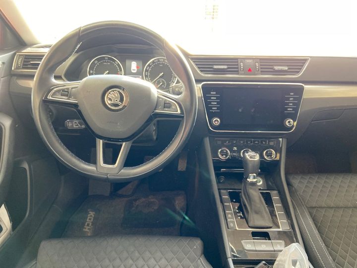 Photo 7 VIN: TMBJH7NP5J7607788 - SKODA SUPERB 