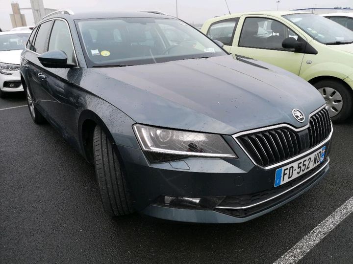 Photo 2 VIN: TMBJH7NP5K7047143 - SKODA SUPERB 