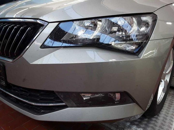 Photo 14 VIN: TMBJH7NP6J7609789 - SKODA SUPERB 