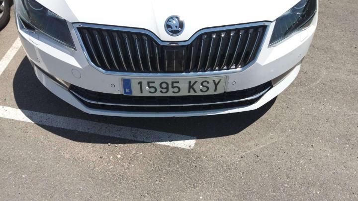 Photo 7 VIN: TMBJH7NP6K7032683 - SKODA SUPERB 