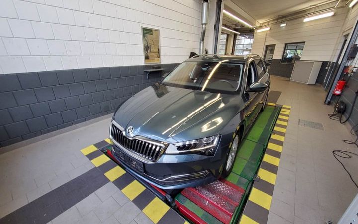 Photo 1 VIN: TMBJH7NP6L7021670 - SKODA SUPERB 