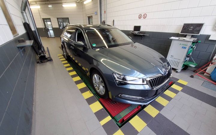 Photo 11 VIN: TMBJH7NP6L7021670 - SKODA SUPERB 