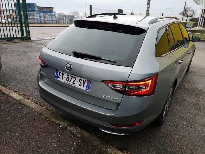 Photo 10 VIN: TMBJH7NP8J7593045 - SKODA SUPERB 