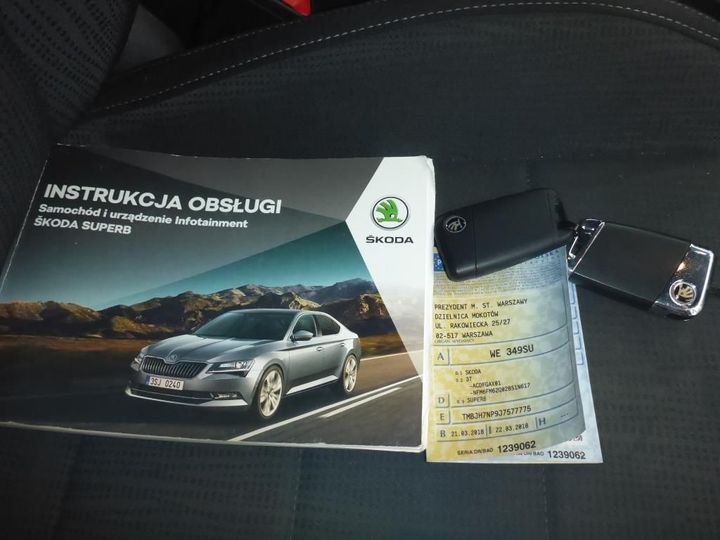 Photo 10 VIN: TMBJH7NP9J7577775 - SKODA SUPERB 