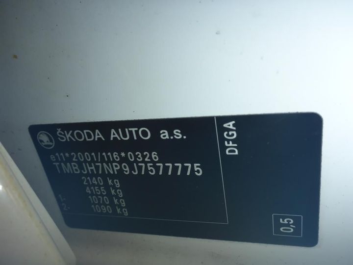 Photo 11 VIN: TMBJH7NP9J7577775 - SKODA SUPERB 