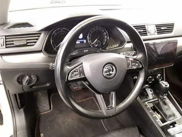 Photo 19 VIN: TMBJH7NP9J7582927 - SKODA SUPERB 