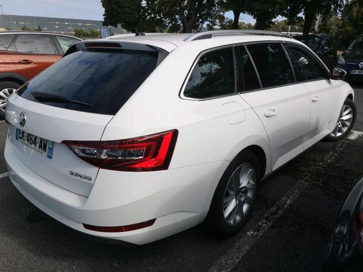 Photo 4 VIN: TMBJH7NPXH7527980 - SKODA SUPERB COMBI 