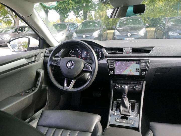 Photo 5 VIN: TMBJH7NPXH7527980 - SKODA SUPERB COMBI 