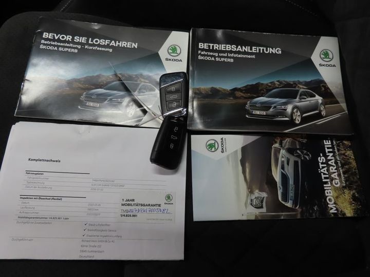 Photo 10 VIN: TMBJH7NPXJ7605082 - SKODA SUPERB 