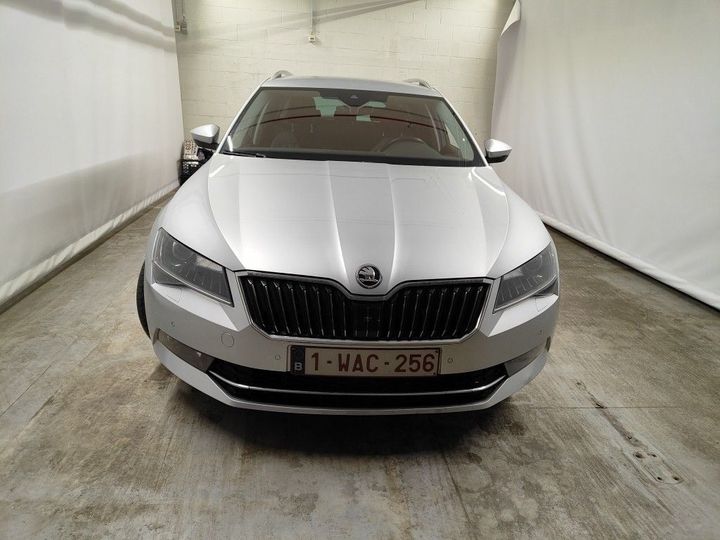 Photo 4 VIN: TMBJH7NPXK7059207 - SKODA SUPERB 