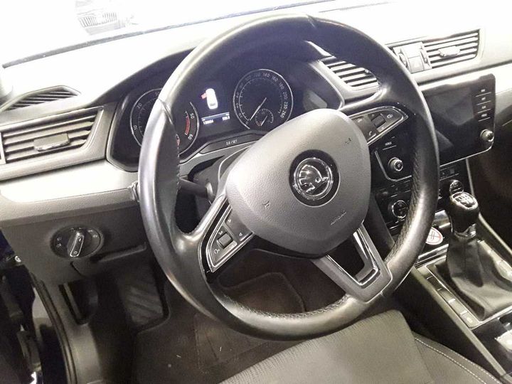 Photo 19 VIN: TMBJH9NP0J7513443 - SKODA SUPERB 