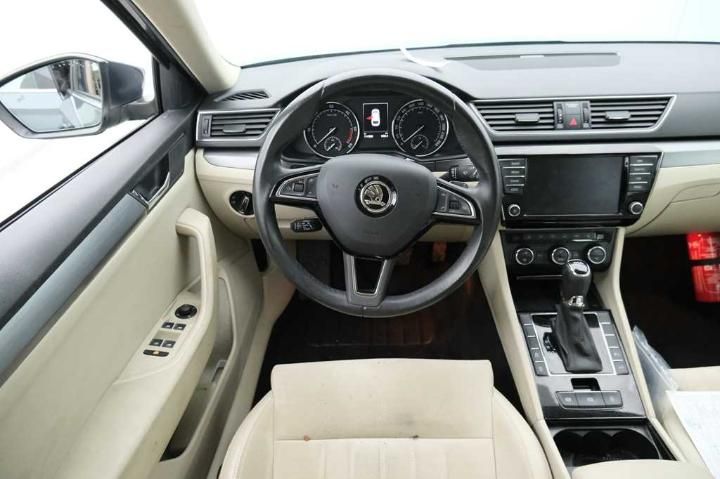 Photo 9 VIN: TMBJH9NP2H7500722 - SKODA SUPERB 