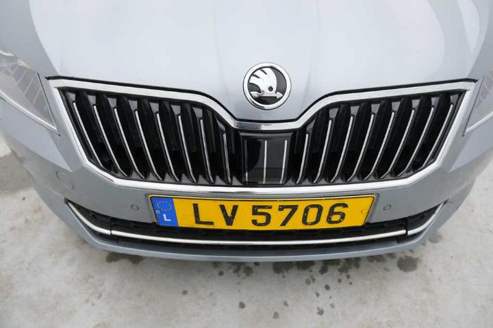 Photo 5 VIN: TMBJH9NP3H7007213 - SKODA SUPERB 