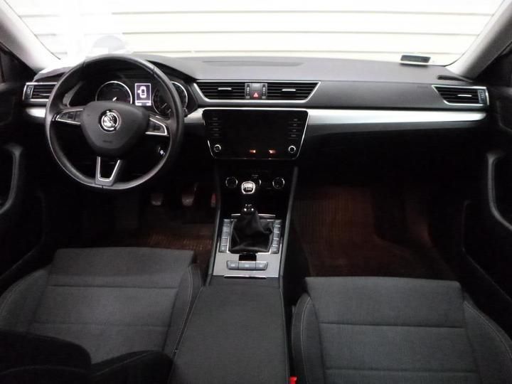 Photo 5 VIN: TMBJH9NP3J7531127 - SKODA SUPERB 