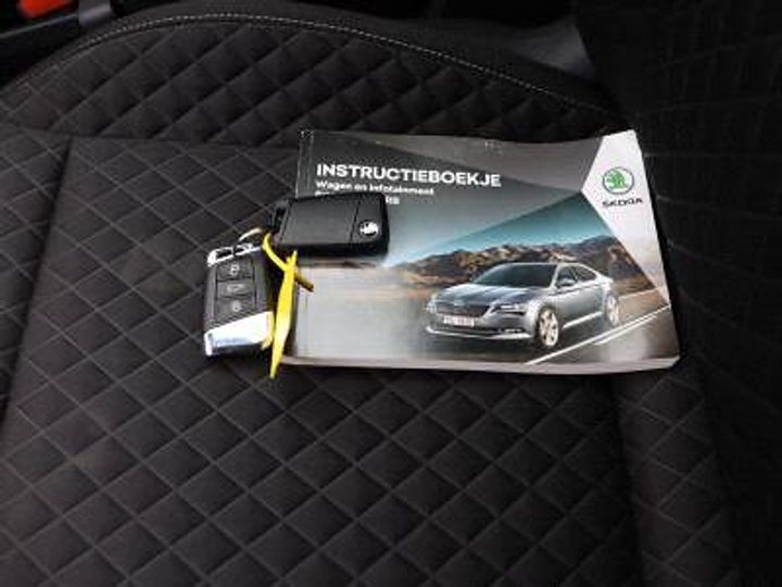 Photo 13 VIN: TMBJH9NP3J7559302 - SKODA SUPERB 