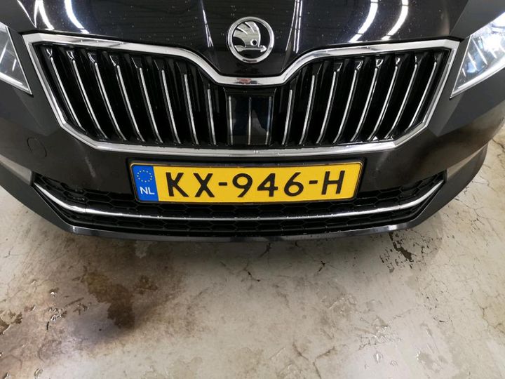 Photo 11 VIN: TMBJH9NP4H7040625 - SKODA SUPERB 