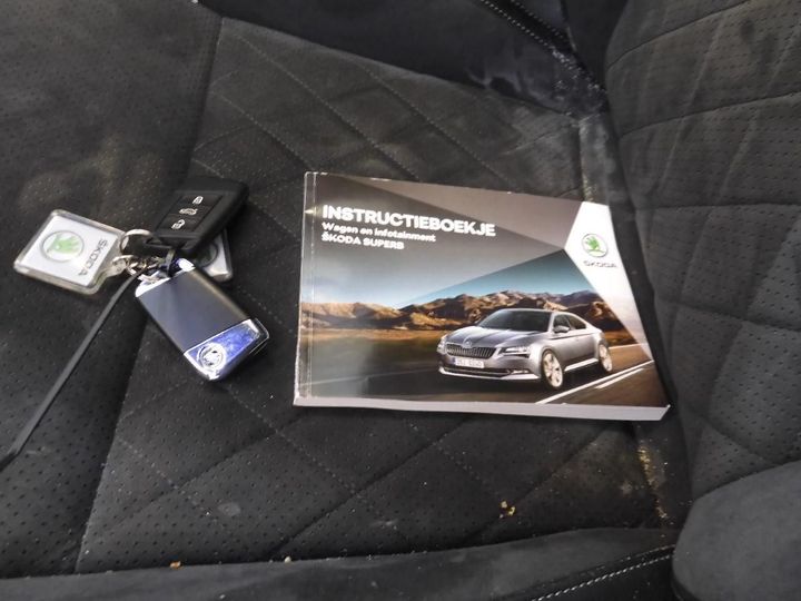 Photo 10 VIN: TMBJH9NP4J7566386 - SKODA SUPERB 