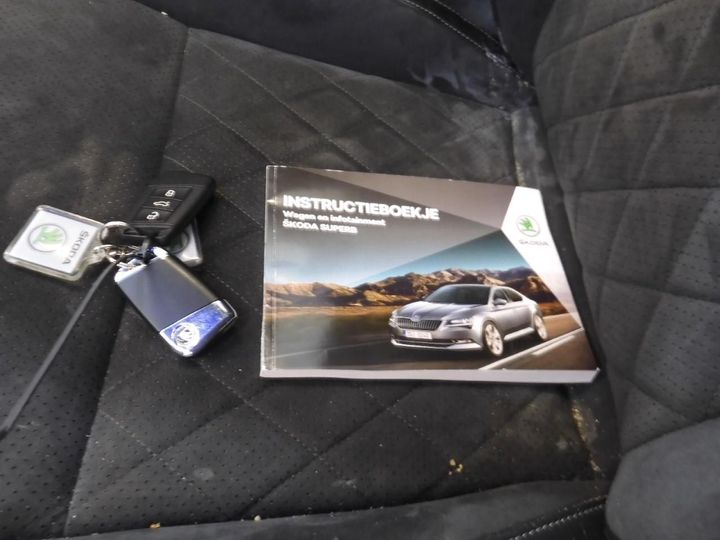 Photo 17 VIN: TMBJH9NP4J7566386 - SKODA SUPERB 