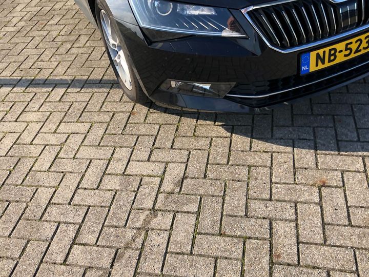 Photo 8 VIN: TMBJH9NP5H7042450 - SKODA SUPERB 