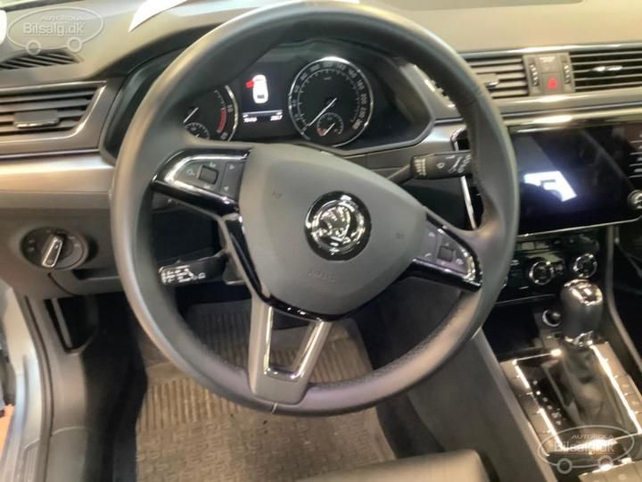 Photo 11 VIN: TMBJH9NP6J7572478 - SKODA SUPERB 