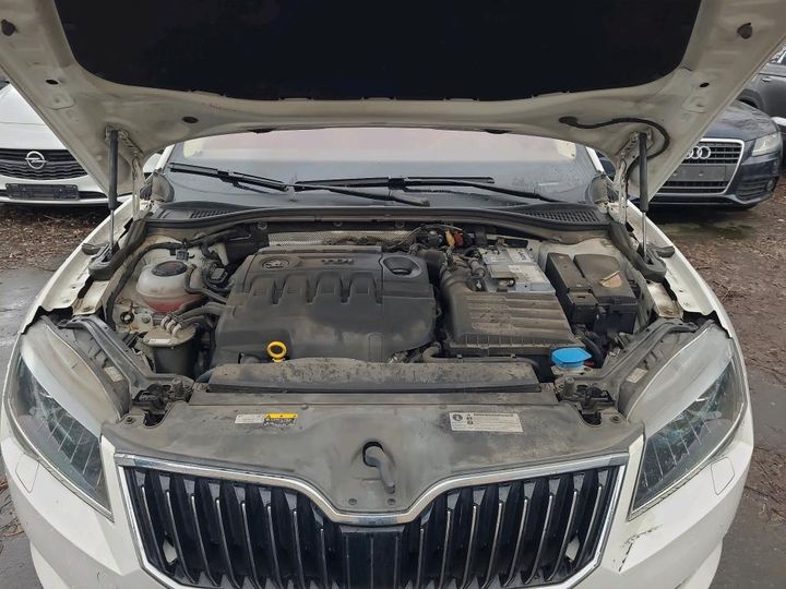 Photo 21 VIN: TMBJH9NP6K7045073 - SKODA SUPERB 