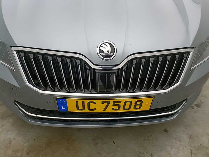 Photo 5 VIN: TMBJH9NP6K7060155 - SKODA SUPERB 