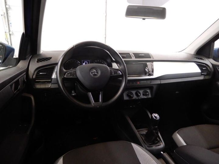 Photo 2 VIN: TMBJJ6NJXHZ036419 - SKODA FABIA COMBI 