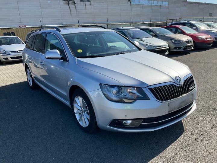 Photo 3 VIN: TMBJJ73T1E9046679 - SKODA SUPERB 