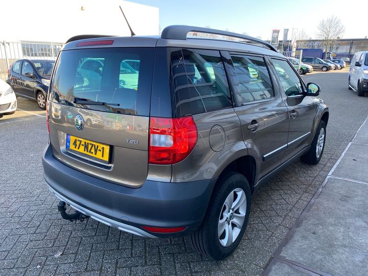 Photo 3 VIN: TMBJJ75L7B6028701 - SKODA YETI 