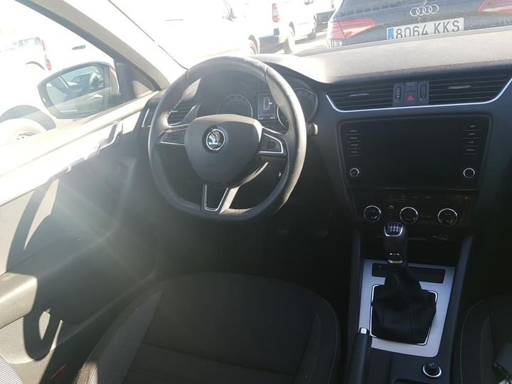 Photo 7 VIN: TMBJJ7NE1J0363813 - SKODA OCTAVIA 