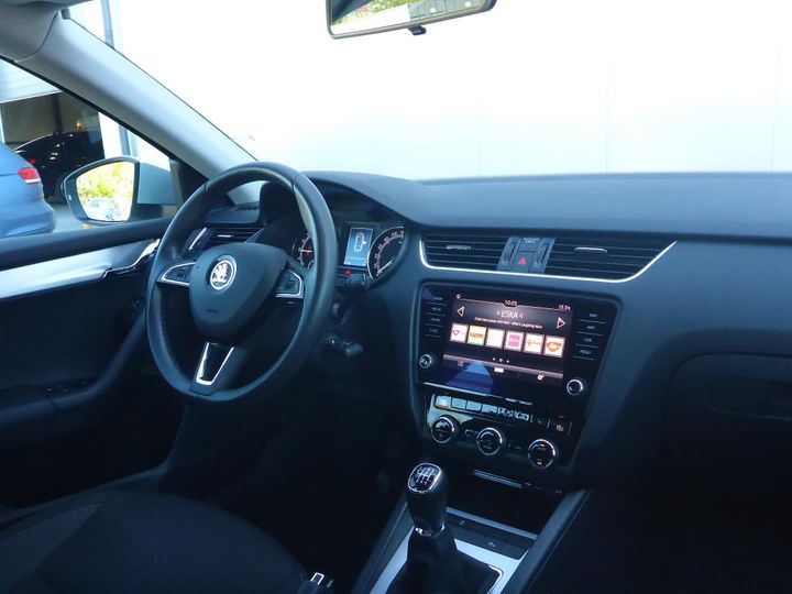 Photo 5 VIN: TMBJJ7NE5J0071212 - SKODA OCTAVIA 