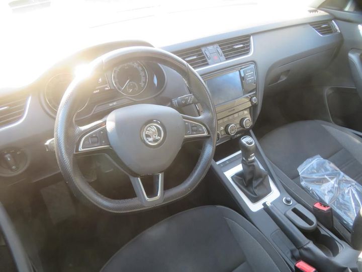 Photo 3 VIN: TMBJJ7NE5J0258904 - SKODA OCTAVIA 