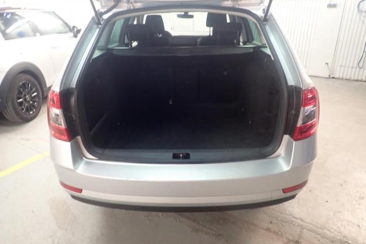 Photo 4 VIN: TMBJJ7NE6J0021872 - SKODA OCTAVIA 