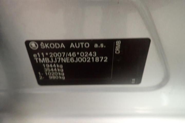 Photo 8 VIN: TMBJJ7NE6J0021872 - SKODA OCTAVIA 