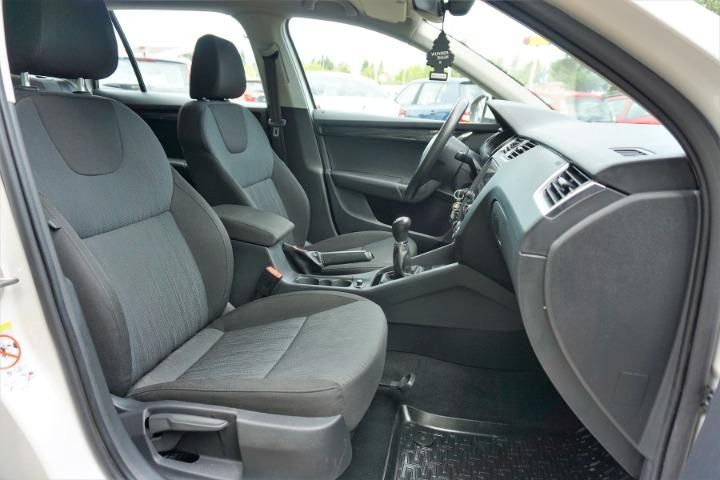 Photo 5 VIN: TMBJJ7NE6J0265960 - SKODA OCTAVIA 