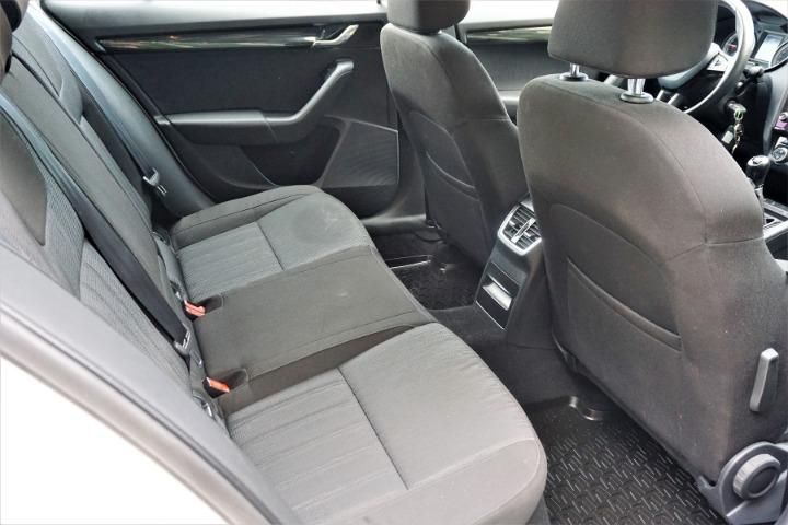 Photo 13 VIN: TMBJJ7NE6J0265960 - SKODA OCTAVIA 