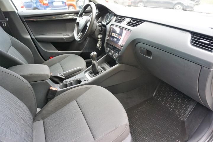 Photo 4 VIN: TMBJJ7NE6J0265960 - SKODA OCTAVIA 