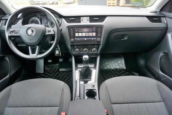 Photo 6 VIN: TMBJJ7NE6J0265960 - SKODA OCTAVIA 