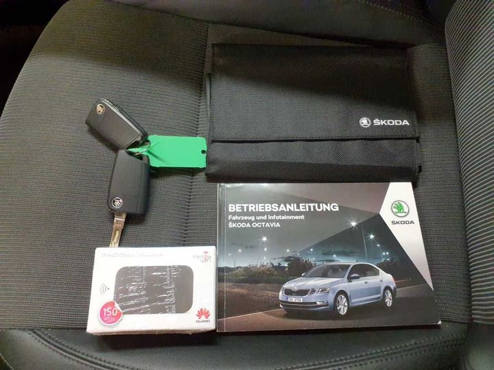 Photo 30 VIN: TMBJJ7NE8J0131094 - SKODA OCTAVIA 