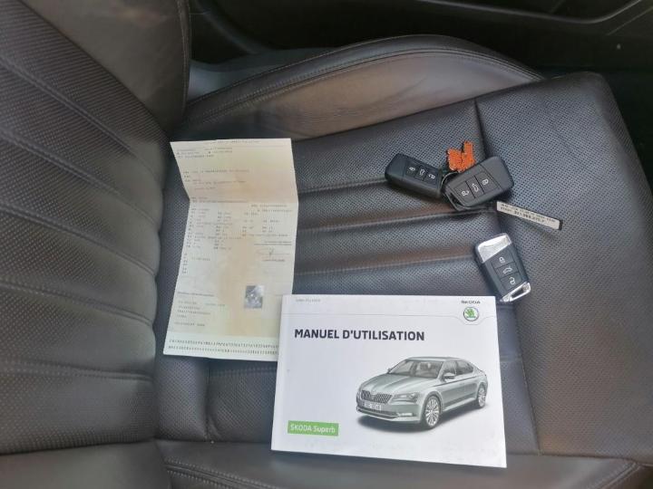 Photo 2 VIN: TMBJJ7NP0H7032613 - SKODA SUPERB 