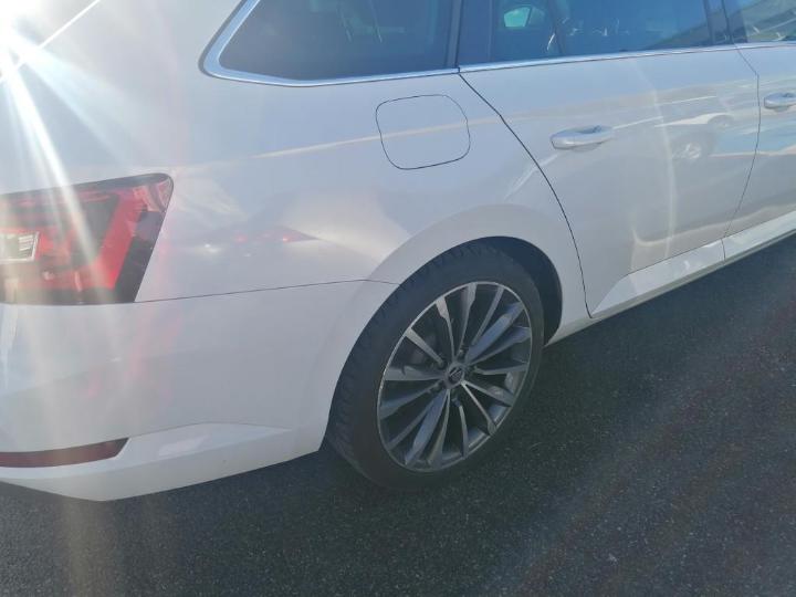 Photo 8 VIN: TMBJJ7NP0H7032613 - SKODA SUPERB 