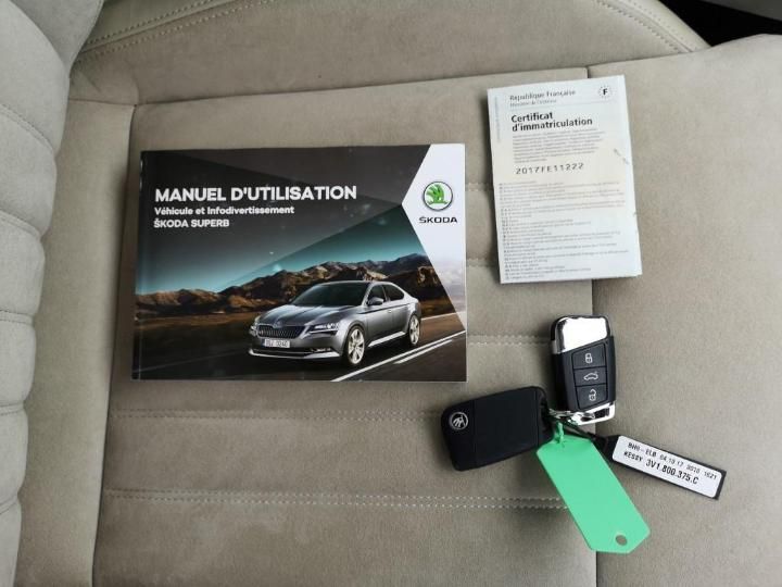 Photo 2 VIN: TMBJJ7NP2J7539132 - SKODA SUPERB 