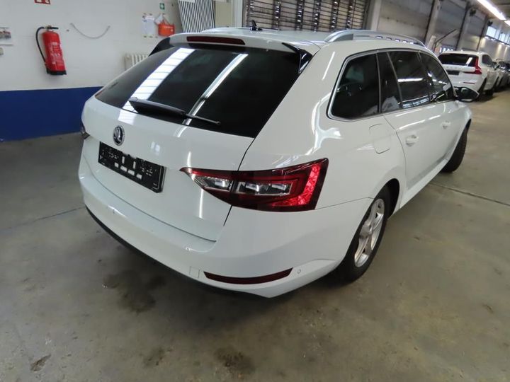 Photo 6 VIN: TMBJJ7NP7H7026856 - SKODA SUPERB 