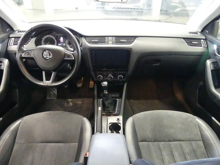 Photo 8 VIN: TMBJJ9NE2J0184689 - SKODA OCTAVIA 