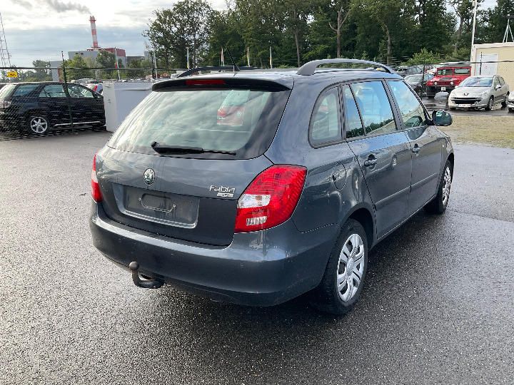 Photo 4 VIN: TMBJM25J7B3077004 - SKODA FABIA 