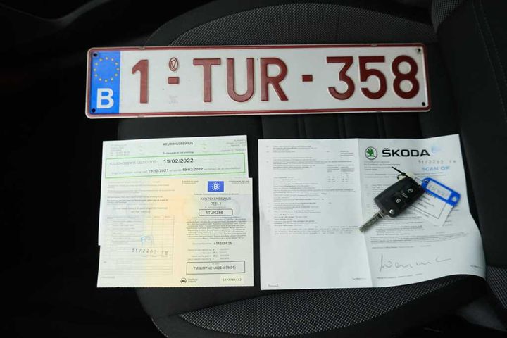 Photo 4 VIN: TMBJM7NE1J0264979 - SKODA OCTAVIA 