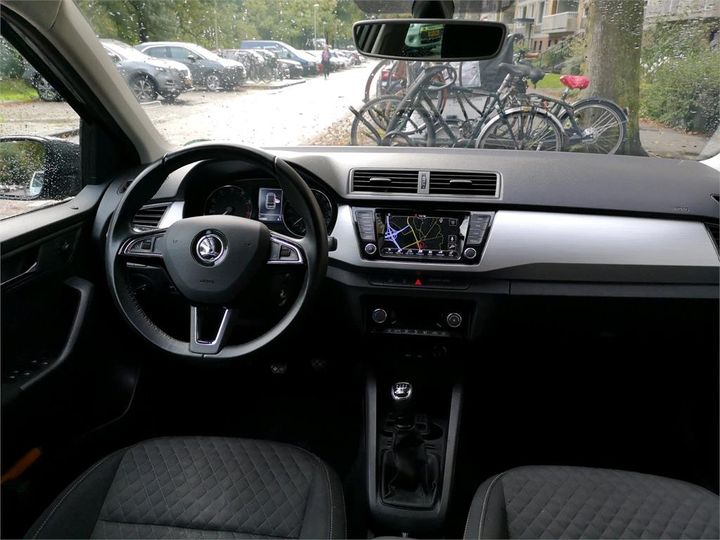 Photo 6 VIN: TMBJP6NJXJZ059946 - SKODA FABIA 