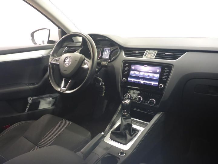 Photo 11 VIN: TMBJP7NE1J0246067 - SKODA OCTAVIA 